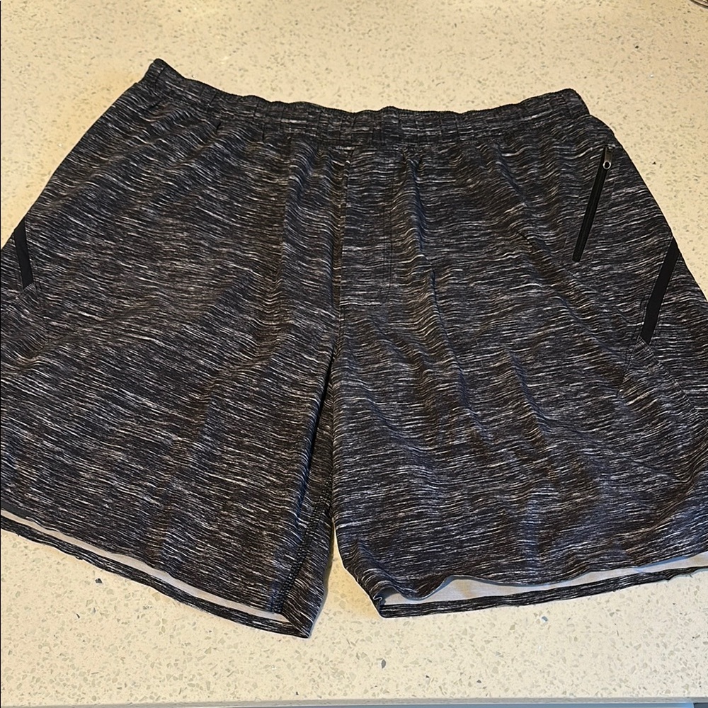 Lululemon Athletica Men’s XL Heathered Gray Athletic Shorts